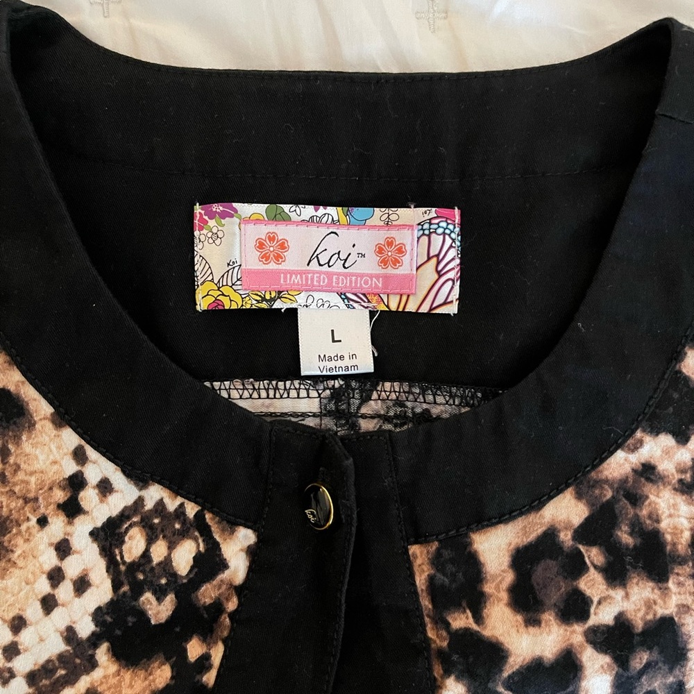 Large Koi Snake skin Scrub Jacket